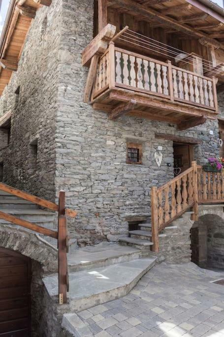 Vecchio Fienile Apartment Aosta Bagian luar foto