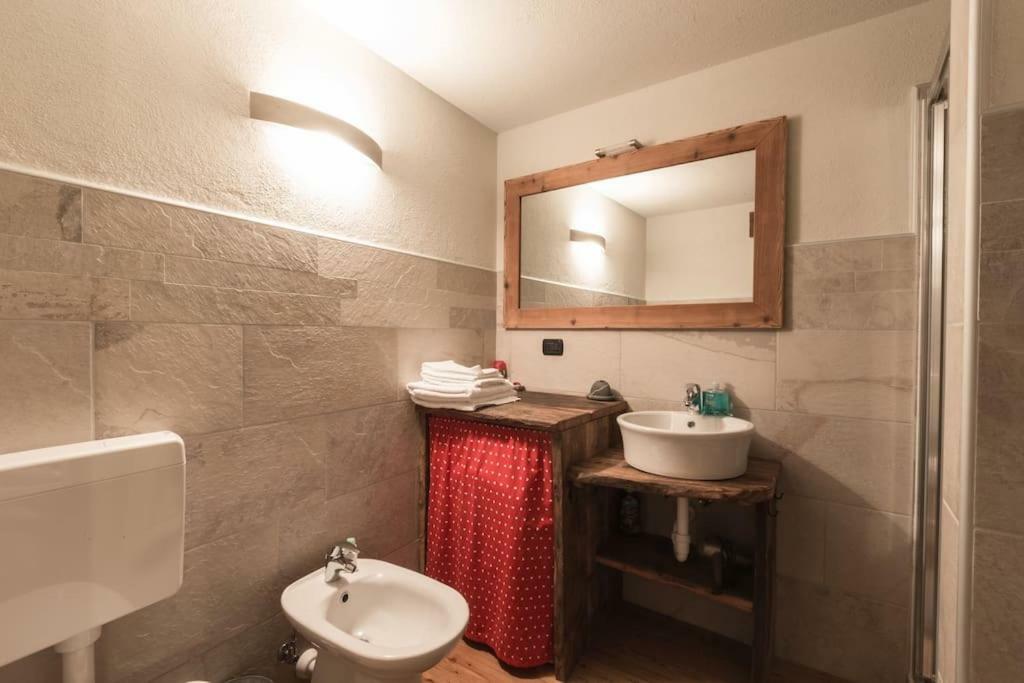Vecchio Fienile Apartment Aosta Bagian luar foto