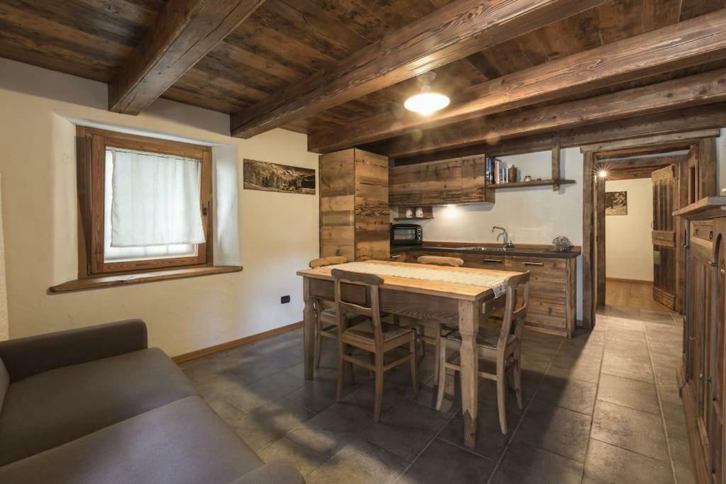 Vecchio Fienile Apartment Aosta Bagian luar foto